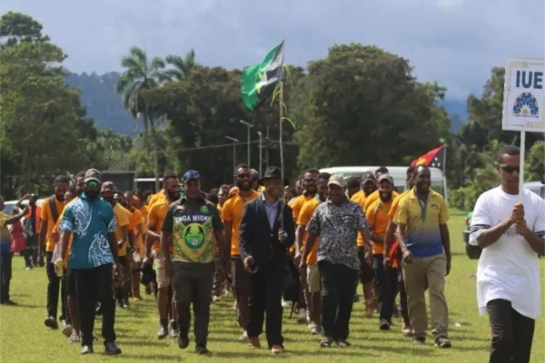 IUE Kambi, lead by, (left to right) Eugen Ben (SRC President), Robert Timon (Team Manager), Jerome Seth (Director – Project & Infrastructure), Wilfred Fafen (Director – Student Service Division) and Stanley Timun ( Sports and Recreation Director)